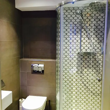 Chelsea House - Hotel 2*