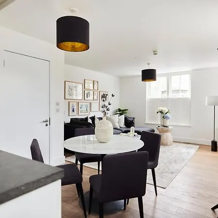 The Ravenscourt Park Escape - Bright 2bdr Flat Apartment *