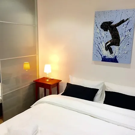 Kings Cross Apartments *