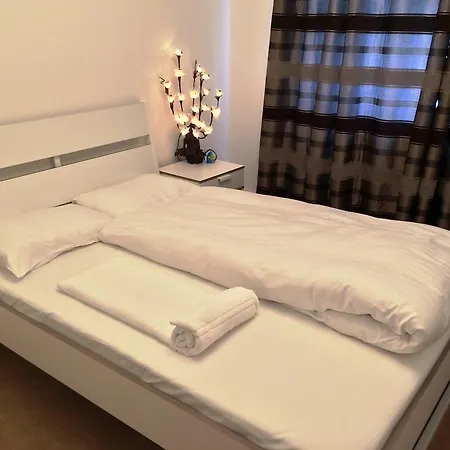 Globe City Apartment London