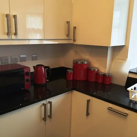 Globe City Apartment London