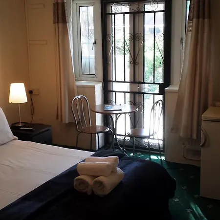 Whitechapel Rooms London