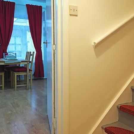 Fonthill House Apartment