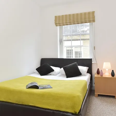 Beautiful 4-bedroom Flat In Bridge/borough! Apartment