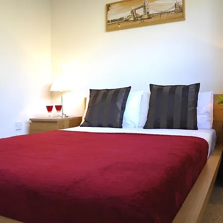 Beautiful 4-bedroom Flat In Bridge/borough! *