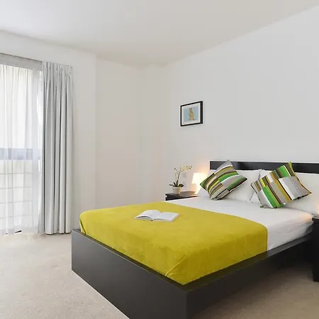 Beautiful 4-bedroom Flat In Bridge/borough! *