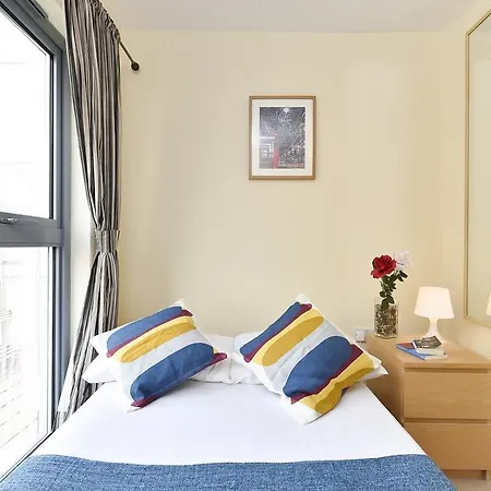 Beautiful 4-bedroom Flat In Bridge/borough!