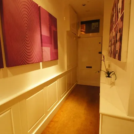 Magical & Charming 8 Covent Garden Townhouse Holiday home London