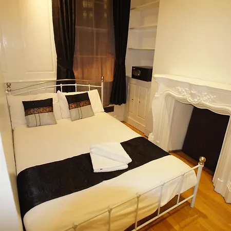 Magical & Charming 8 Covent Garden Townhouse Holiday home London