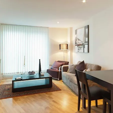 Apartment St George Wharf *