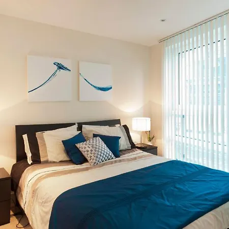 Apartment St George Wharf *