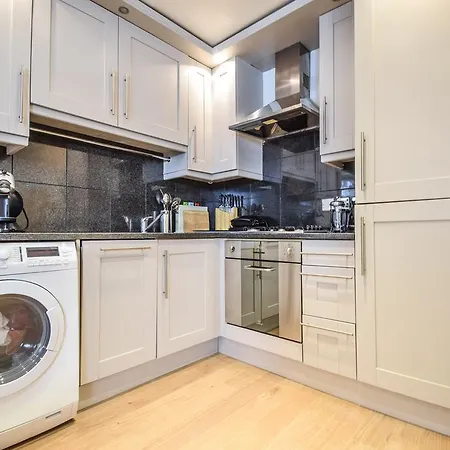 Chelsea Apartment *