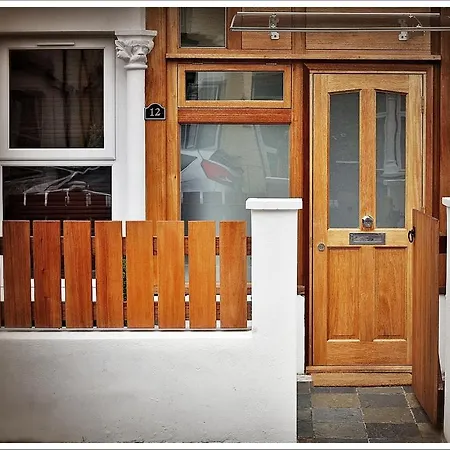Malvern Road To Let London