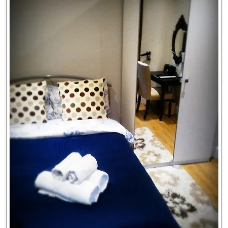 Guest house Malvern Road To Let London