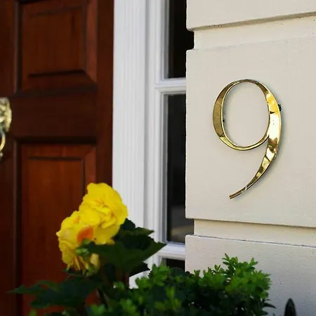 9 Hertford Street *