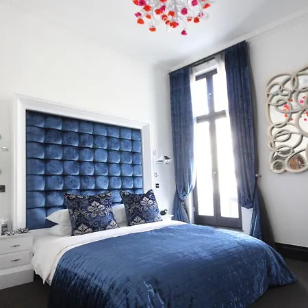 The Exhibitionist Hotel 5*