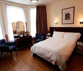 Glenlyn Hotel