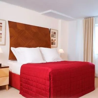Marlin Bridge - Empire Square 4*