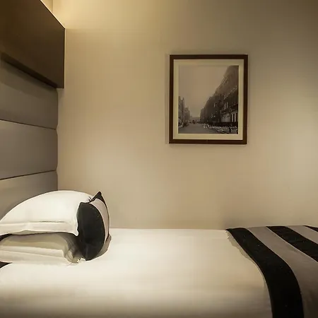 Park Grand Heathrow 4*