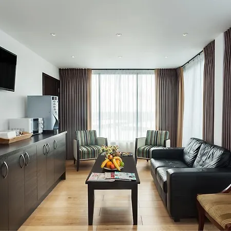 Park Grand Heathrow 4*