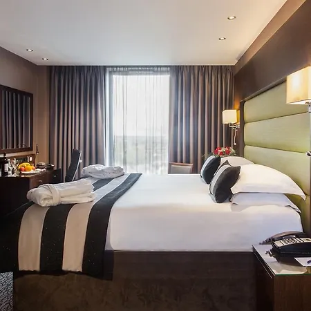 Park Grand Heathrow Hotel 4*