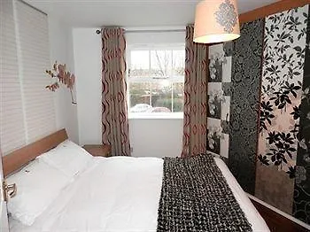 Boutique Serviced 4* Enfield