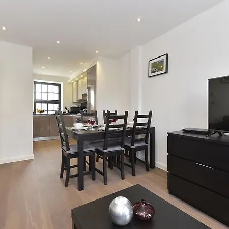 Excelsior Apartment *
