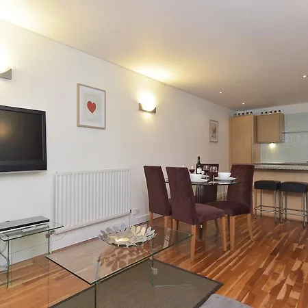 Excelsior Apartment *