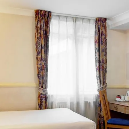 Berjaya Eden Park Otel 3*
