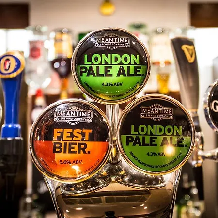 The Clarendon 3*