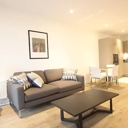 Apartment The O2 Waterfront *