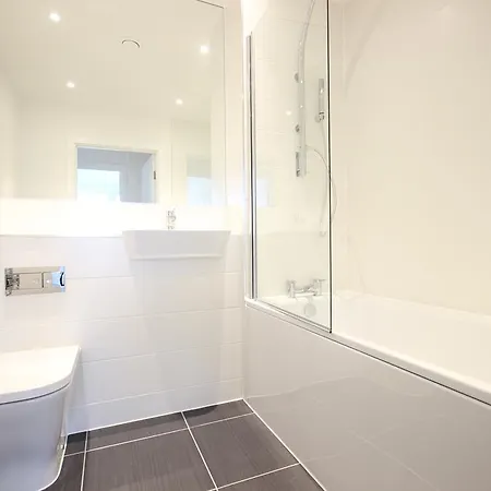 The O2 Waterfront Apartment *