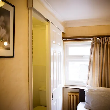 Cricklewood Otel