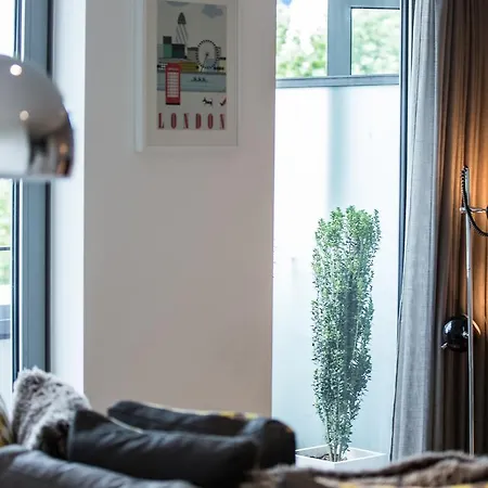Eson2/bonchurch Mansion Apartment London