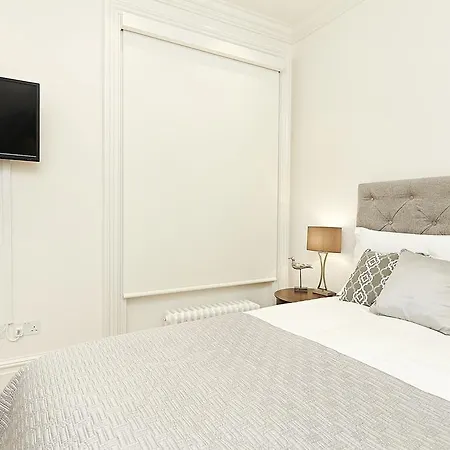 Stayo Exeter Street Apartment *