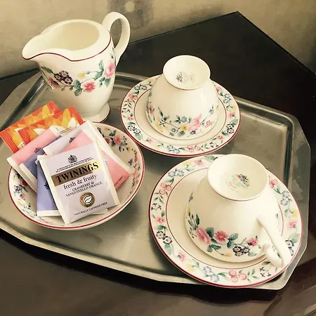 Couette-café Edgware 3*