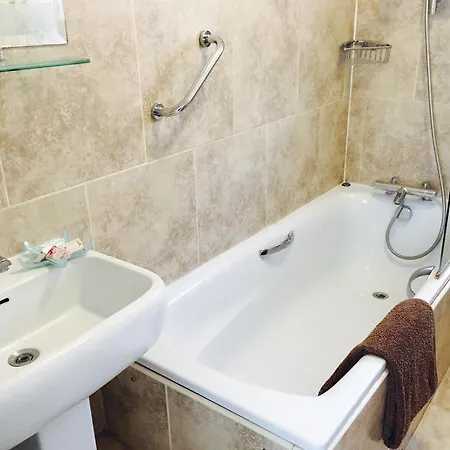 Edgware 3* Barnet