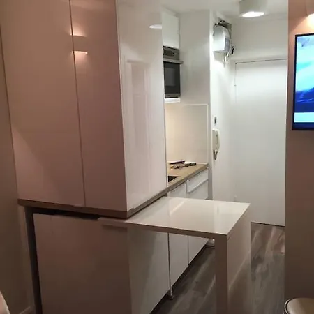 Craven Terrace Apartment *