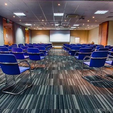 Holiday London - Heathrow M4,jct.4, An Ihg
