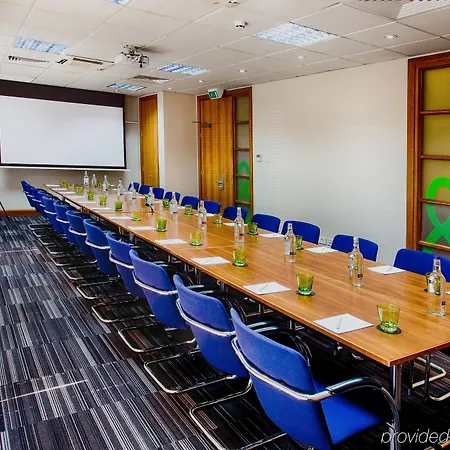 London - Heathrow M4,jct.4, An Ihg 4*