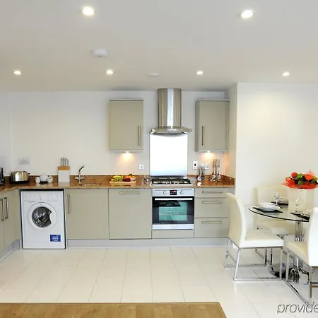 Apple Apartments Limehouse Basin * London