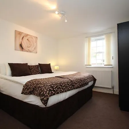 Excel Apartments Stratford 4*