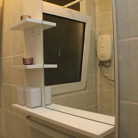 Apartment Kingward London