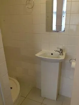 Metro Bed & Breakfast 3*