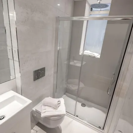 Brompton Road Private *