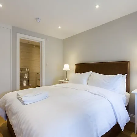 The Lion Gate Mews 4* Kingston upon Thames (Greater London)