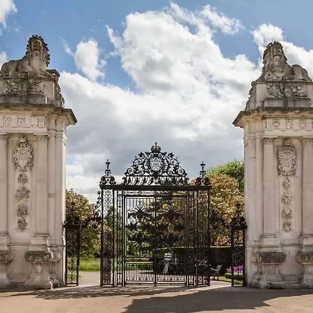 The Lion Gate Mews Hotel 4*