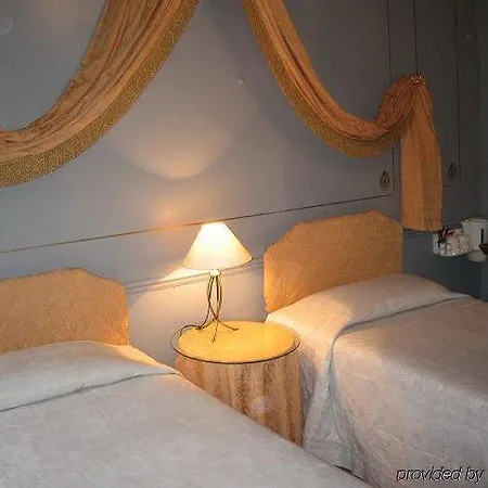 Rushmore 3* London