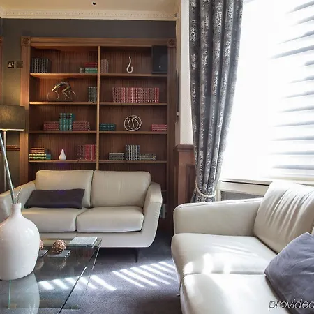 Hotel Henley House 4*