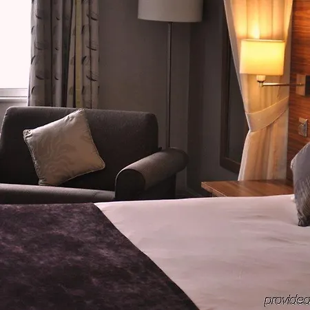 Bridge Hotel